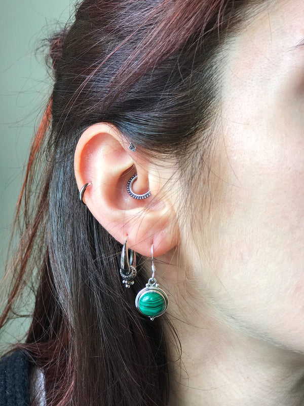 Malachite Ari Dot Earrings - Jewels & Gems