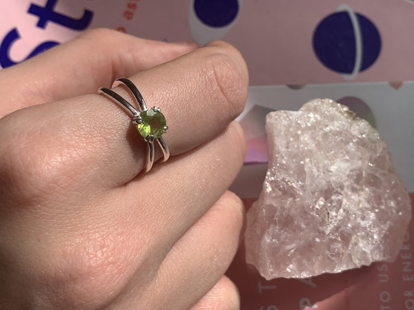 Peridot Laila Ring - Jewels & Gems