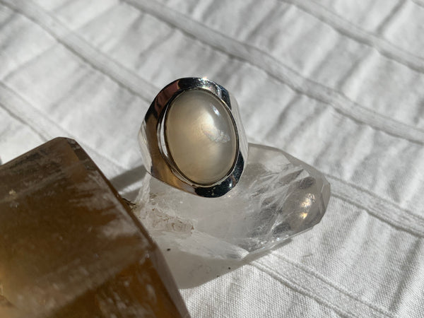 Peach Moonstone Medea Ring (US 7) - Jewels & Gems