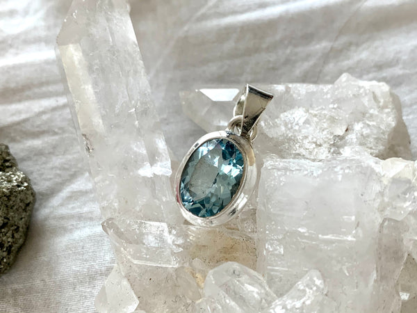 Blue Topaz Ari Pendant - Medium Oval - Jewels & Gems