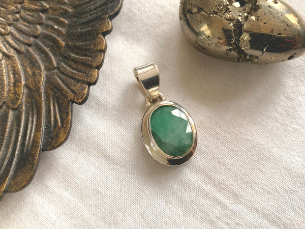 Emerald Ansley Pendant - Regular Oval - Jewels & Gems