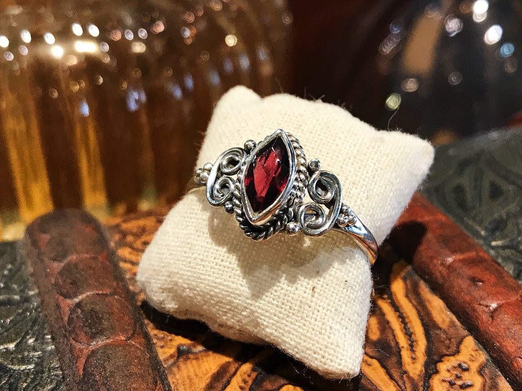 Garnet Alta Ring - Marquise (US 9.5) - Jewels & Gems