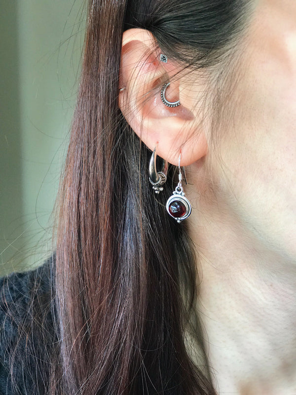 Garnet Ari Dot Earrings - Jewels & Gems