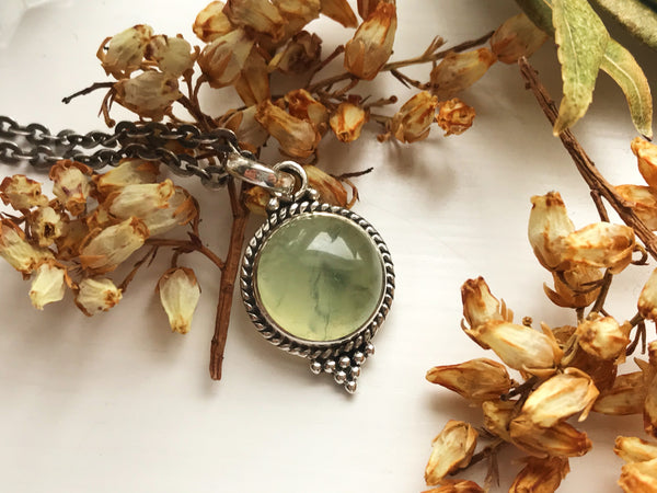 Prehnite Cassia Dot Pendant - Jewels & Gems