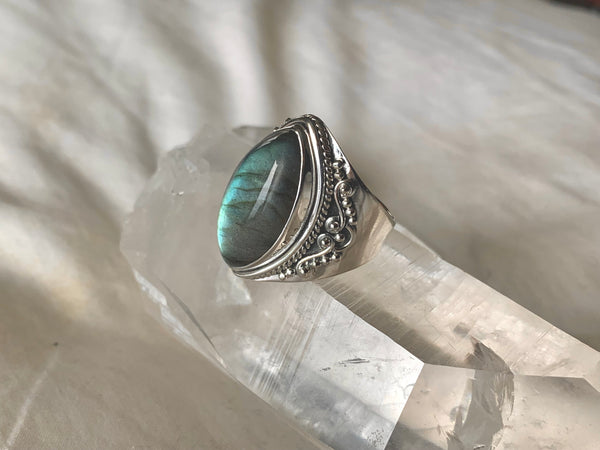 Labradorite Kai Ring - Jewels & Gems