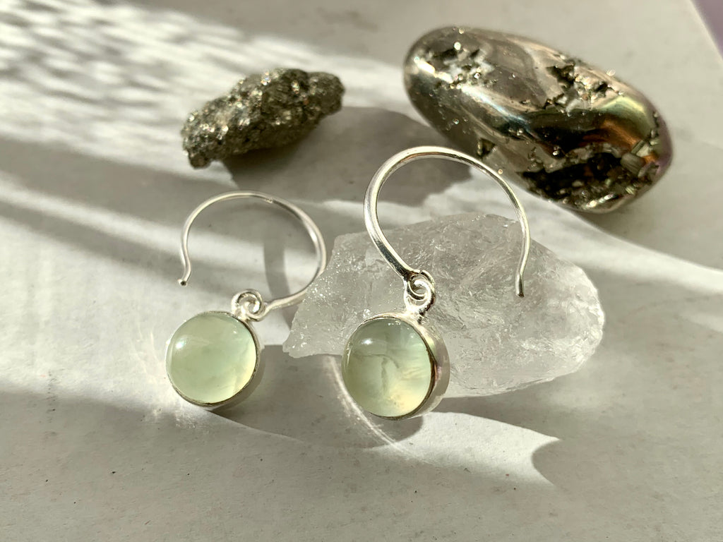 Prehnite Signe Earrings - Round - Jewels & Gems