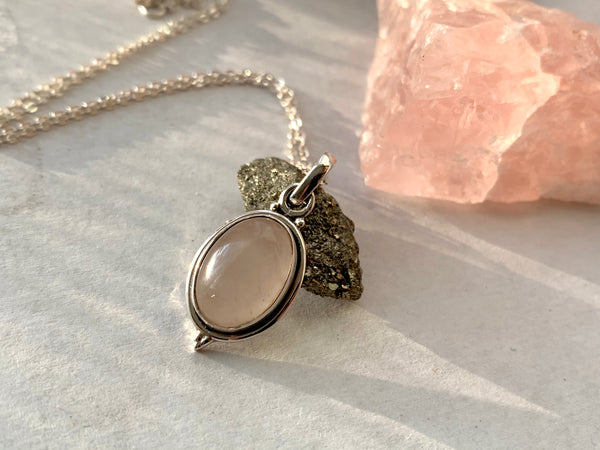 Rose Quartz Ari Dot Pendant - Oval - Jewels & Gems