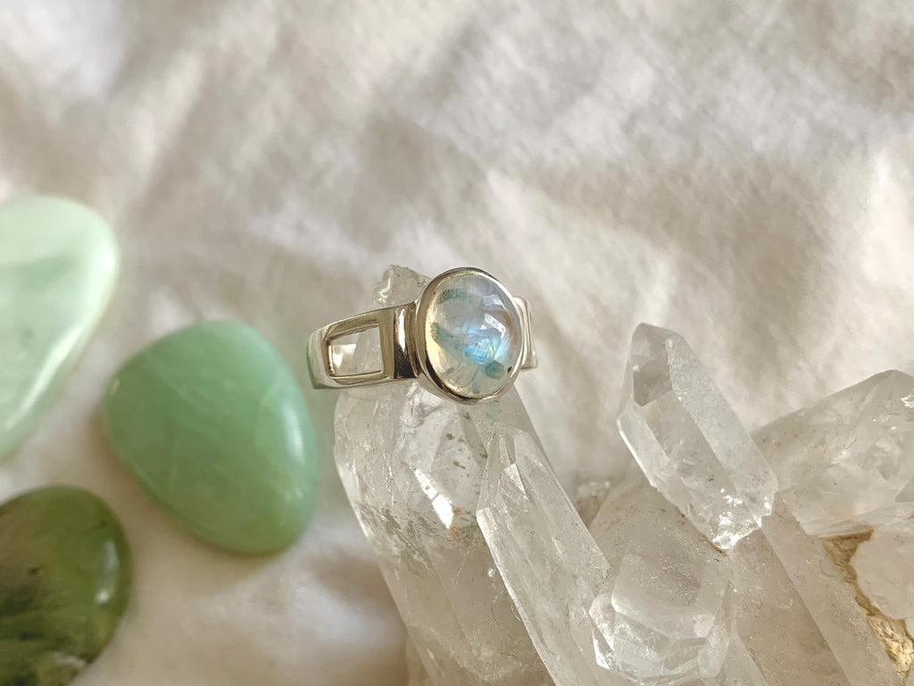 Moonstone Falco Ring - Jewels & Gems