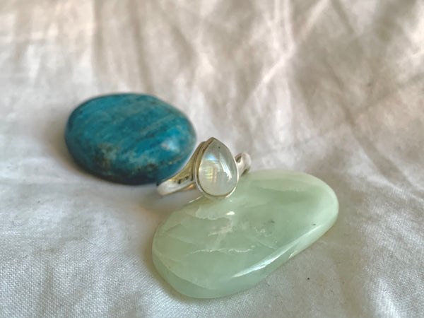 Moonstone Efimia Ring - Teardrop - Jewels & Gems