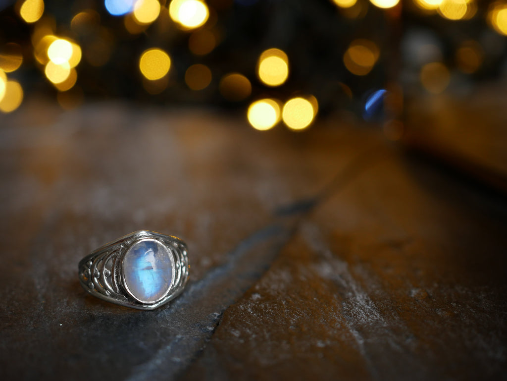 Moonstone Ilkay Ring - Jewels & Gems