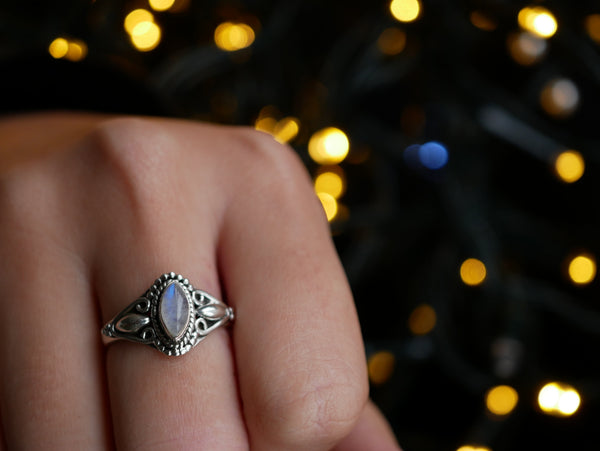 Moonstone Eden Ring - Jewels & Gems