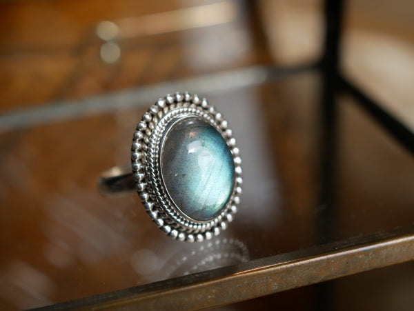 Labradorite Gala Ring - Jewels & Gems