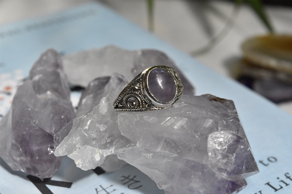 Amethyst Calissia Ring - Oval - Jewels & Gems