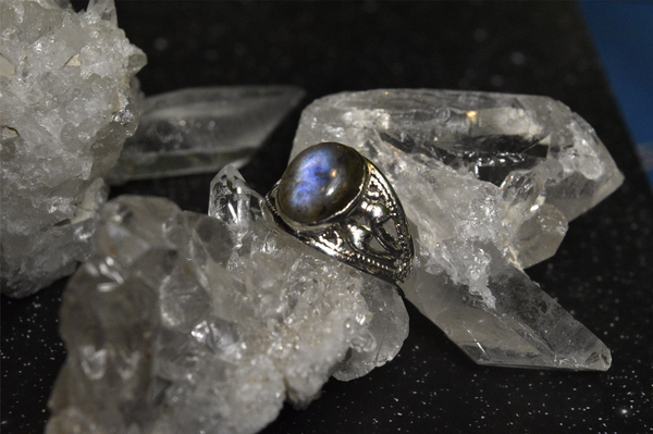 Labradorite Vesta Ring - Jewels & Gems