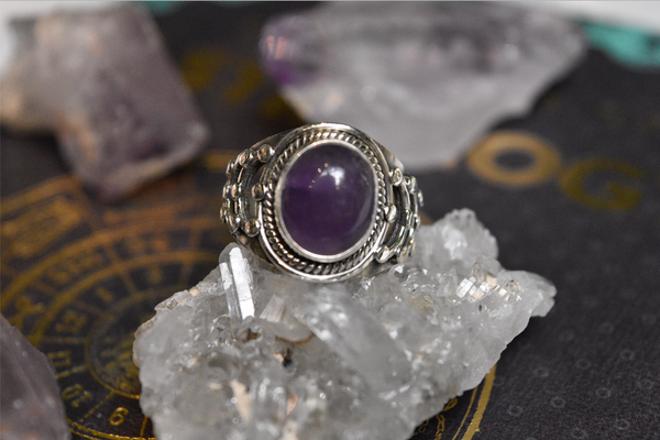 Amethyst Magus Ring - Jewels & Gems