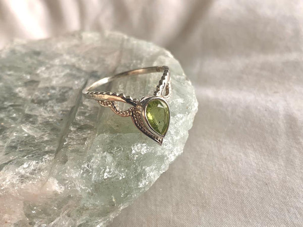 Peridot Ksenia Ring - Jewels & Gems