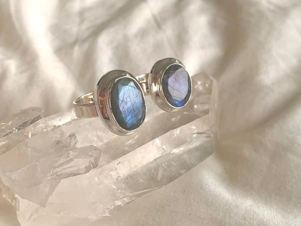 Labradorite Ansley Ring - Small Oval - Jewels & Gems