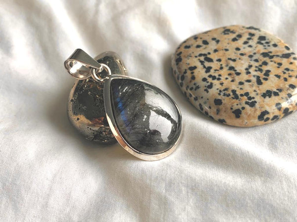 Labradorite Naevia Pendant - Small Teardrop - Jewels & Gems