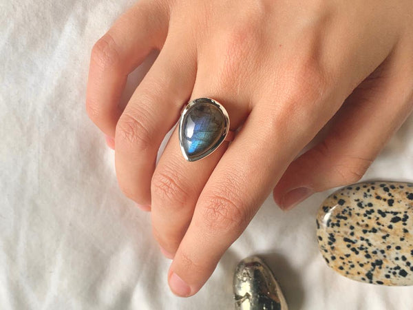Labradorite Naevia Ring - Small Drop - Jewels & Gems