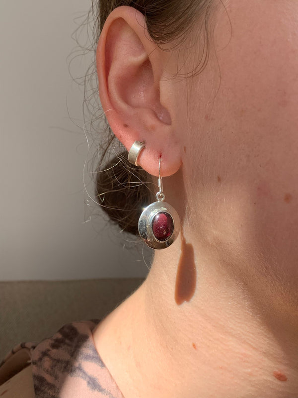 Garnet Medea Earrings - Oval - Jewels & Gems