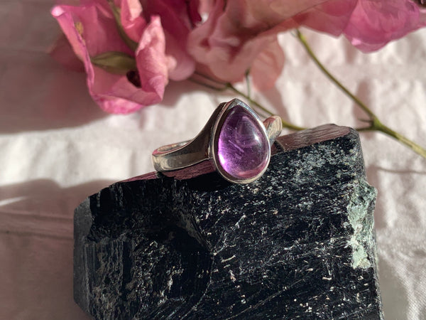 Amethyst Efimia Ring - Teardrop - Jewels & Gems