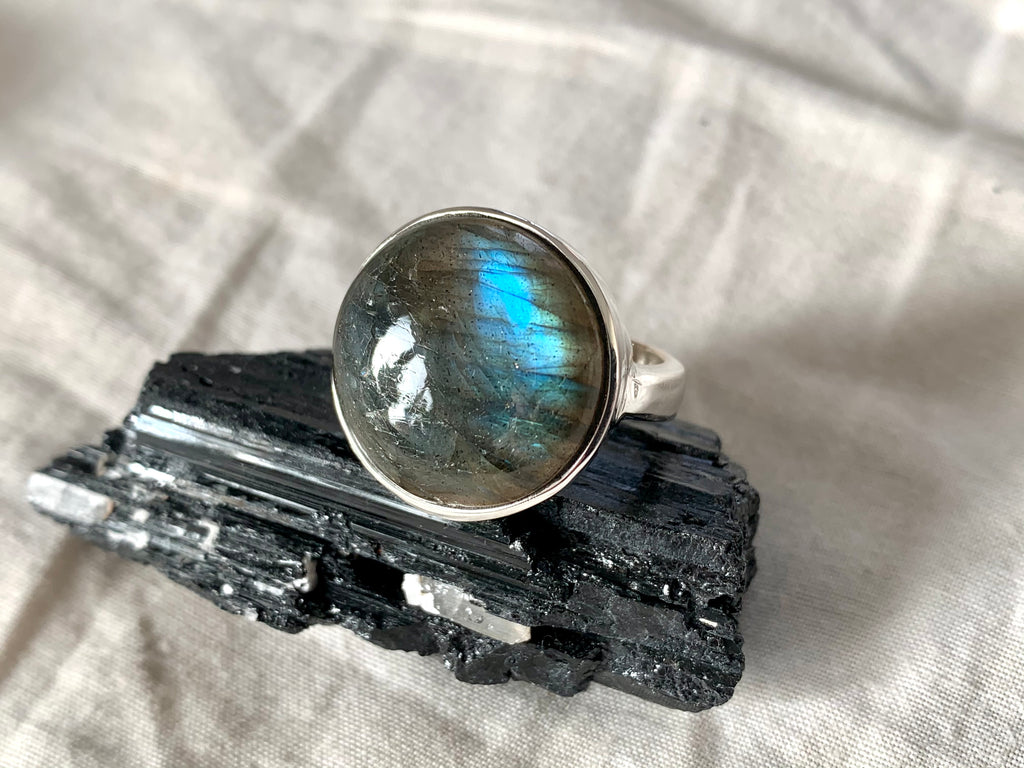 Labradorite Amabel Ring (US 7 & 8.5) - Jewels & Gems
