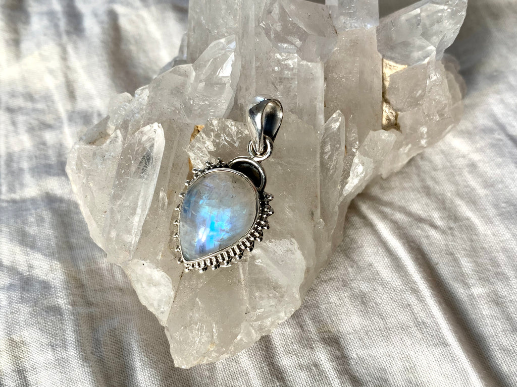 Moonstone Lux Pendant - Jewels & Gems