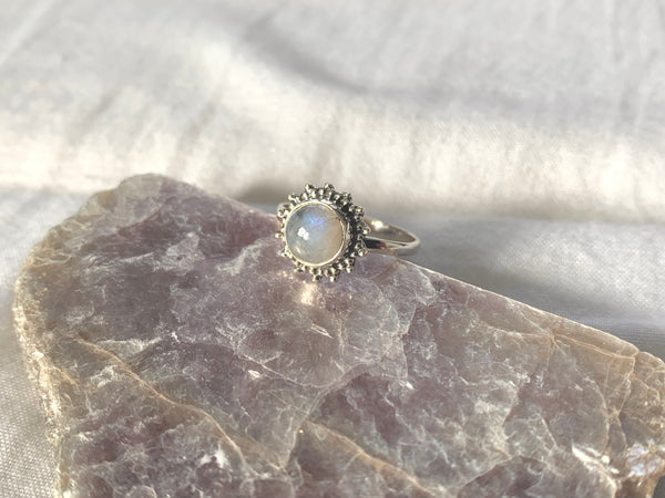 Moonstone Sole Ring - Jewels & Gems