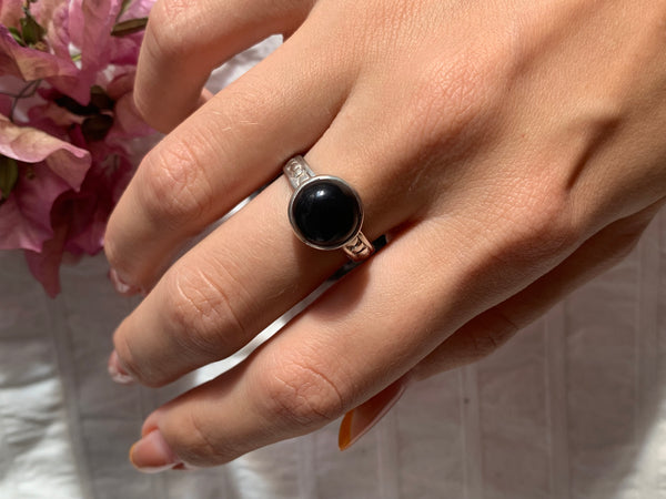 Onyx Eseld Ring - Jewels & Gems