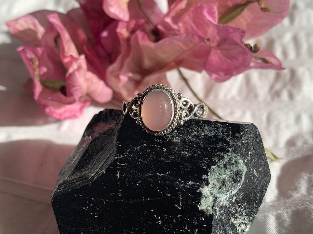 Rose Quartz Melita Ring (US 6 & 7) - Jewels & Gems