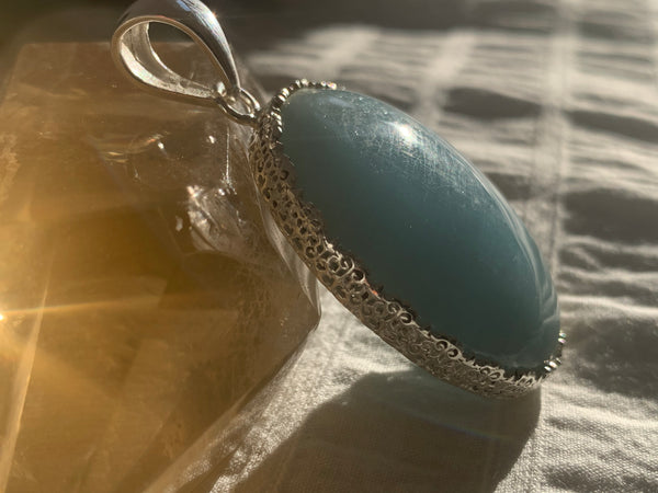 Aquamarine Lilith Pendant - Round - Jewels & Gems