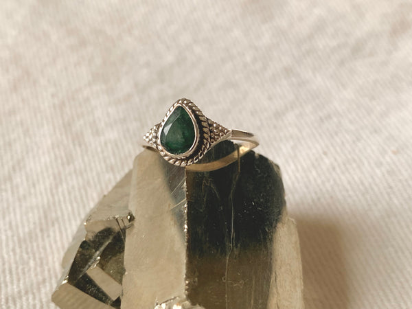 Semi-precious Emerald Zuma Ring - Jewels & Gems