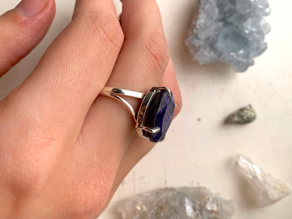 Semi-precious Sapphire Sanaa Ring - Medium Freeform - Jewels & Gems