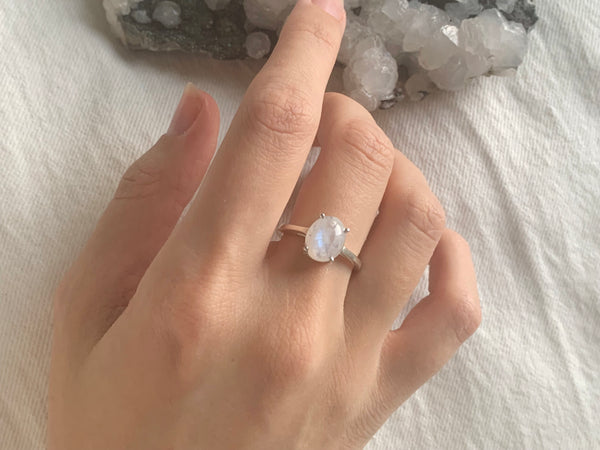 Moonstone Sanaa Ring - Jewels & Gems