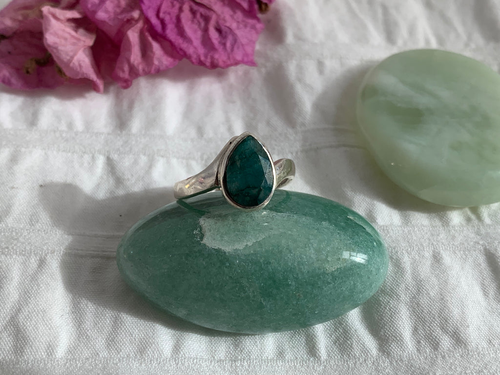 Semi-precious Emerald Efimia Ring - Teardrop - Jewels & Gems