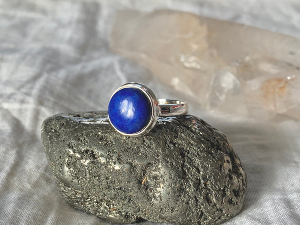 Lapis Lazuli Ari Ring - Small Round - Jewels & Gems