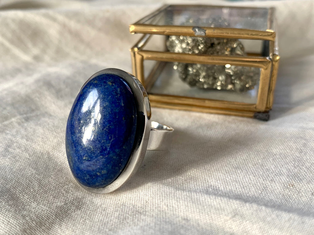 Lapis Lazuli Naevia Ring - Reg. Oval - Jewels & Gems