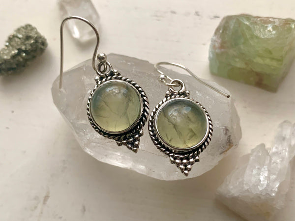 Prehnite Cassia Dot Earrings - Jewels & Gems