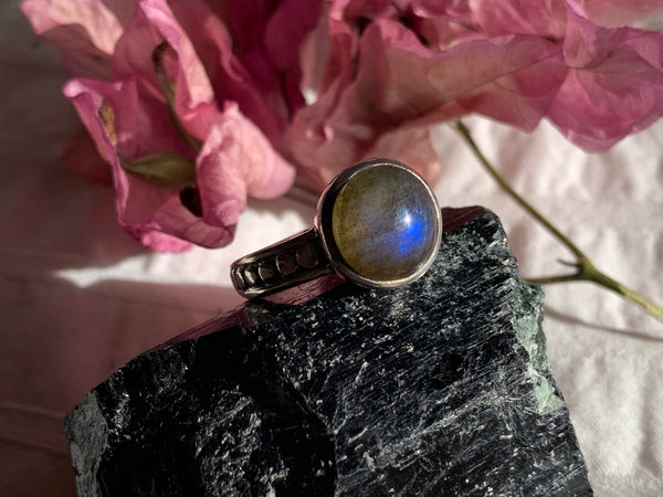 Labradorite Eseld Ring - Jewels & Gems