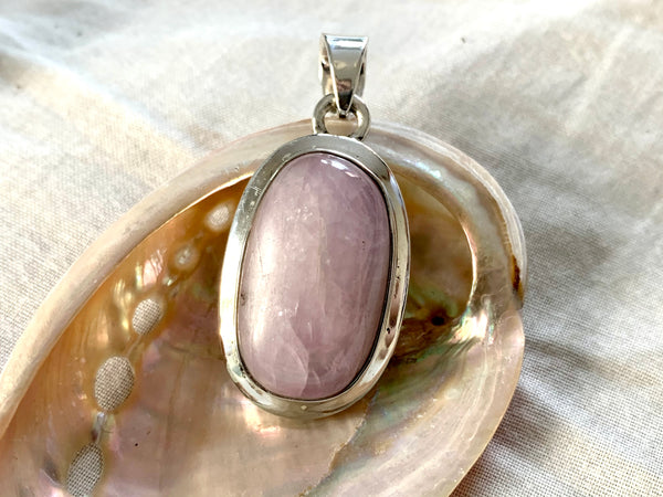 Pink Kunzite Ansley Pendant - Oval - Jewels & Gems