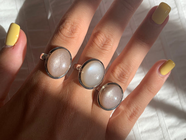 Peach Moonstone Naevia Ring - Oval Mix - Jewels & Gems