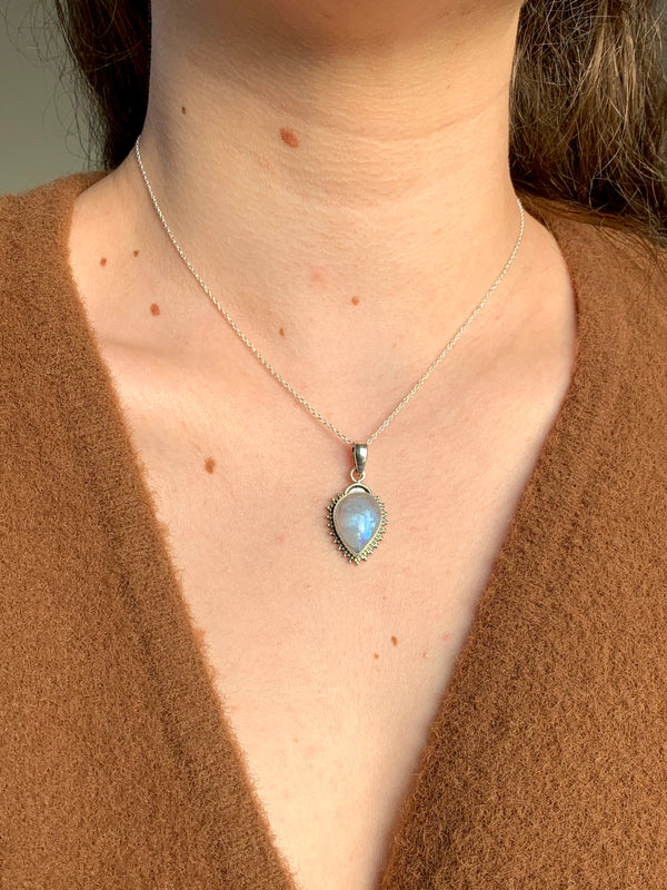 Moonstone Lux Pendant - Jewels & Gems