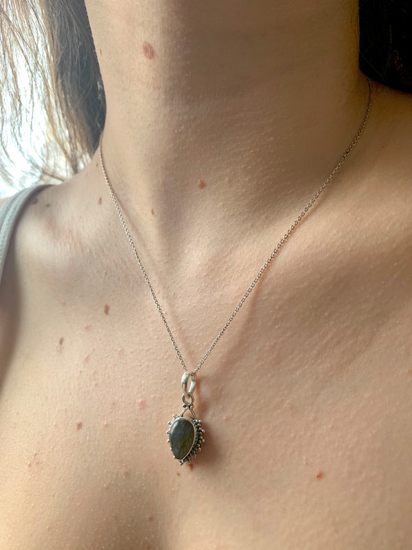 Labradorite Small Lux Pendant - Jewels & Gems