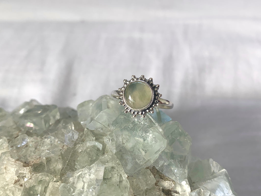 Prehnite Sole Ring - Jewels & Gems