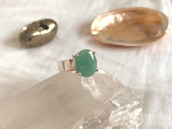 Emerald Tanwen Ring - Jewels & Gems